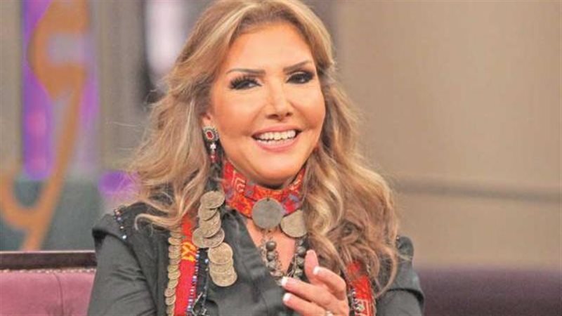 نادية مصطفي