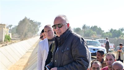 وزير الري يتفقد أعمال تأهيل الجنابية اليمني الثانية لبحر امتداد قارون
