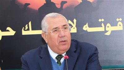 وزير الزراعة يترأس اجتماع لجنة المخصبات ويوجه بتسهيل إجراءات التسجيل 