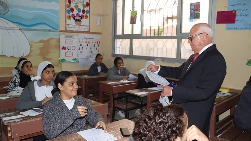 محافظ بورسعيد يتفقد