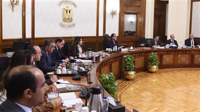 رئيس الوزراء يتابع خطة الحكومة لتعزيز الاستثمارات في سوق الأوراق المالية