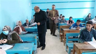 طلاب الشهادة الإعدادية بجنوب سيناء يؤدون امتحان الدراسات