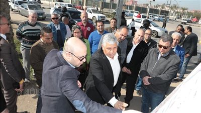 محافظ بني سويف يعاين المسار المقترح لإنشاء كوبري أعلى مزلقان الشاملة 