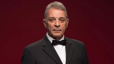 محمود حميدة للعاملين بمهرجان الأقصر: ما تزهقوش العمل أجره وثوابه فيه (فيديو)
