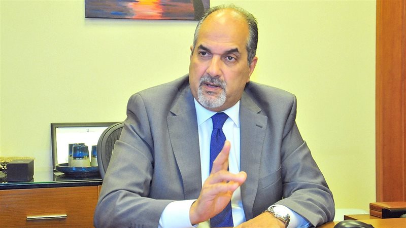 أيمن عبدالحميد،فيتو