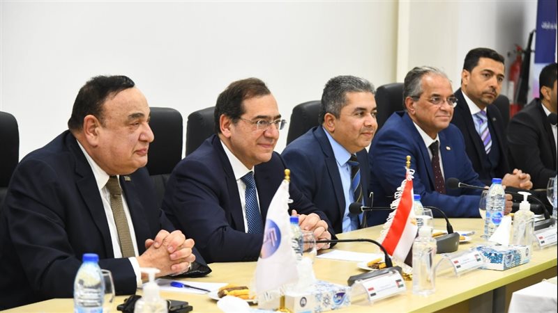 وزير البترول مع وزير