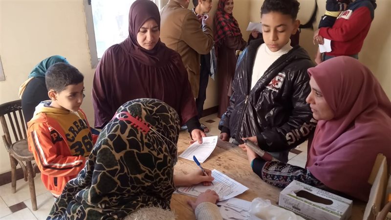 قافلة طبية بقرية
