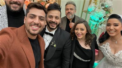 إيساف يحتفل بزفافه وسط الأقارب والأصدقاء (صور)