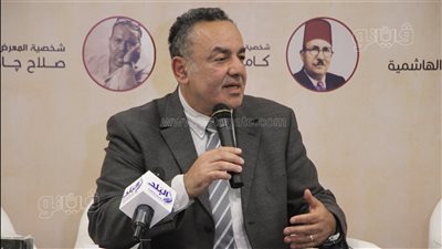 عمرو الشوبكي: ياسر رزق لم يغير موقفه من الإخوان ودفع الثمن (صور)