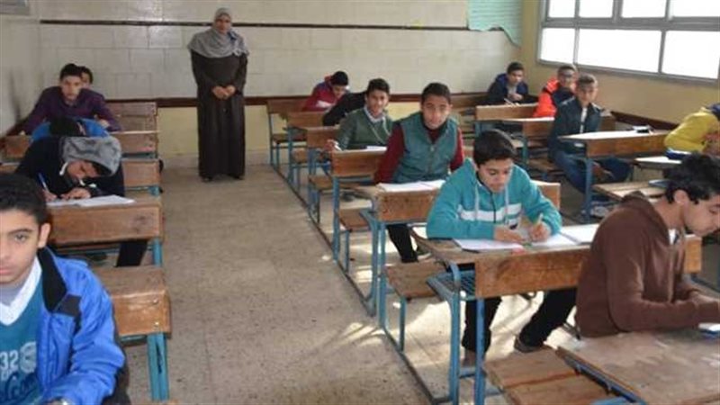 طلاب الشهادة الإعدادية،