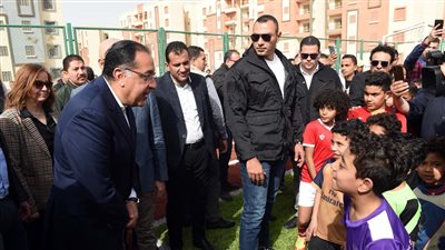 رئيس الوزراء يفتتح أحد مصانع الأدوية بالعاشر من رمضان