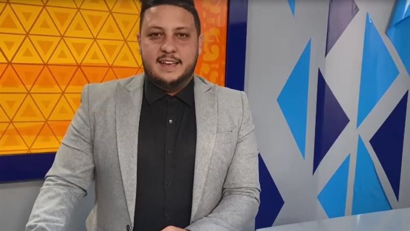الصحفي الجزائري إسماعيل