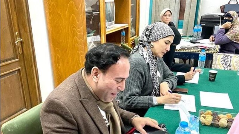 جانب من أعمال لجنة
