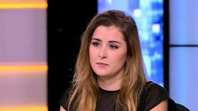 عائشة بن أحمد، فيتو