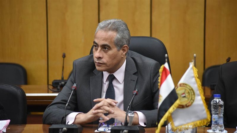 وزير القوي العاملة