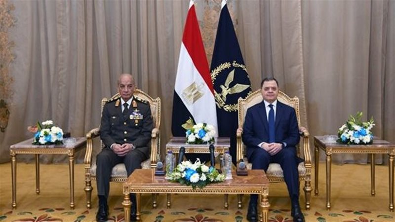 وزير الداخلية يستقبل