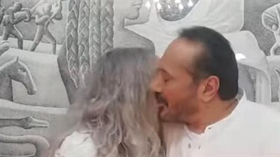 علي الحجار يحتفل بعيد زواجه الـ 20 (صور)