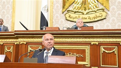 وزير النقل يكشف تفاصيل خطة الوزارة لتطوير كافة قطاعاتها