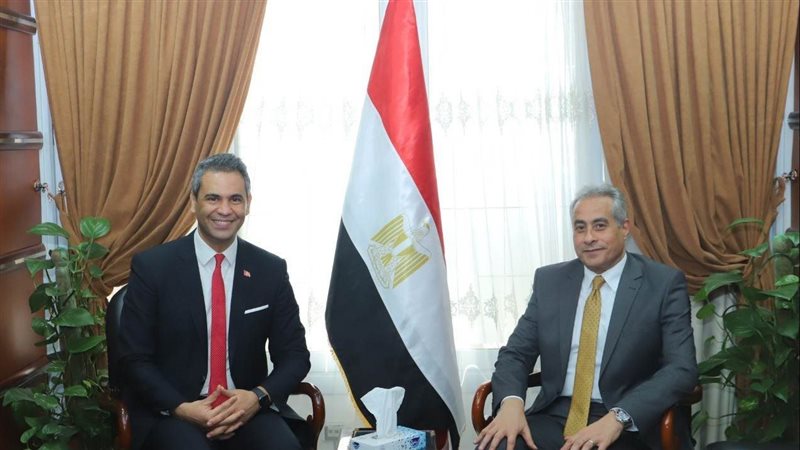 وزير القوى العاملة