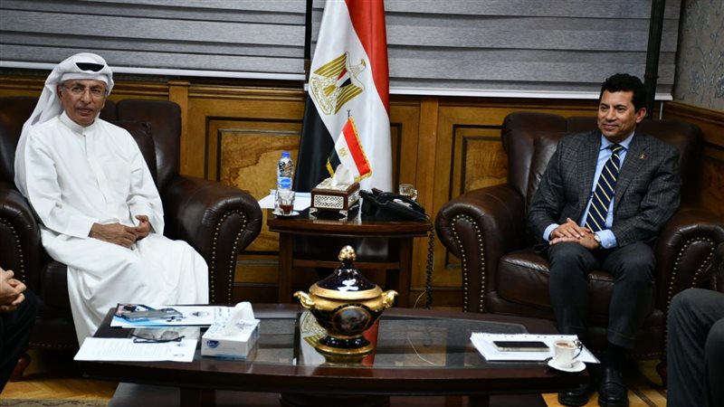 وزير الرياضة يستقبل
