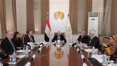 بميزانية 50 مليون دولار، وزير التعليم يبحث 
