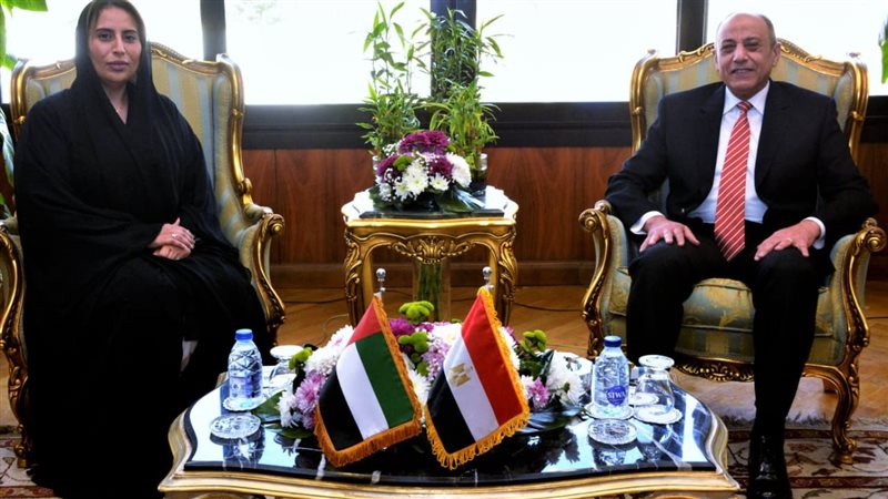 وزير الطيران خلال