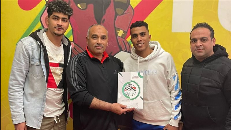 عمر صلاح، فيتو
