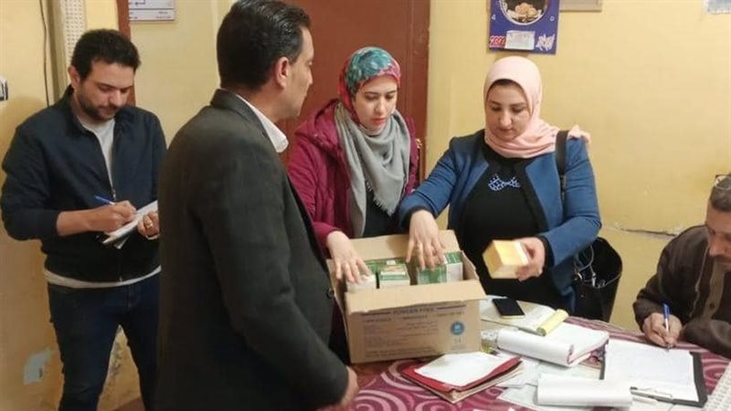 التحقيق مع سيدة انتحلت