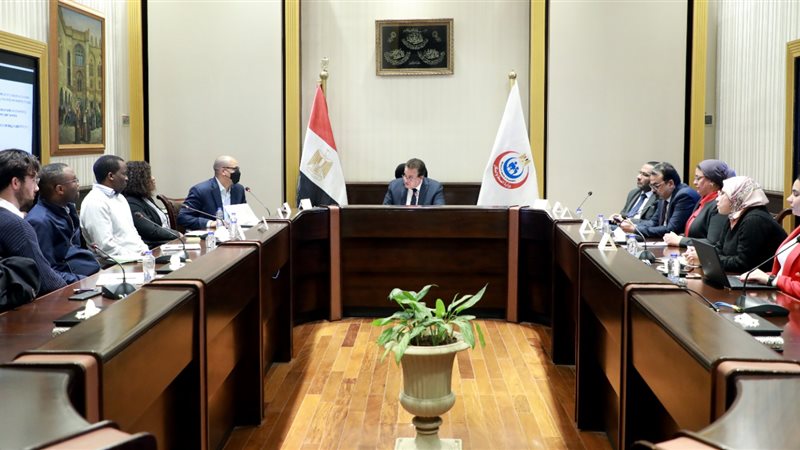 لقاء وزير الصحة،فيتو