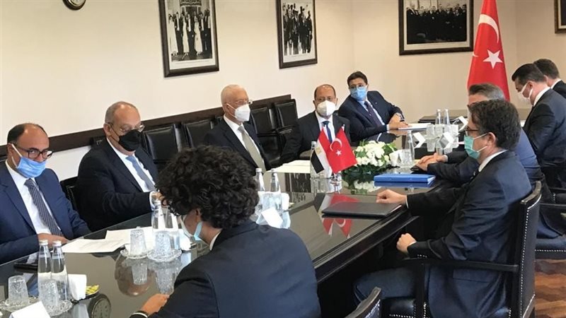 مشاورات استكشافية