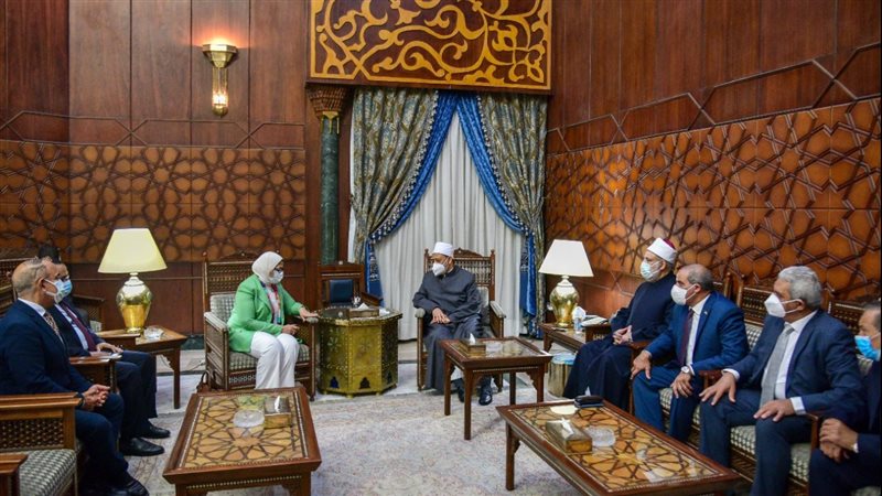وزيرة الصحة بمقر