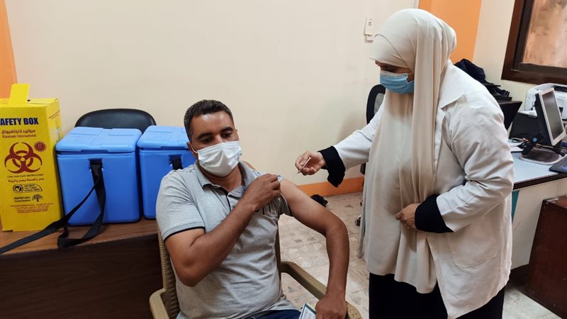 جانب من التطعيمات