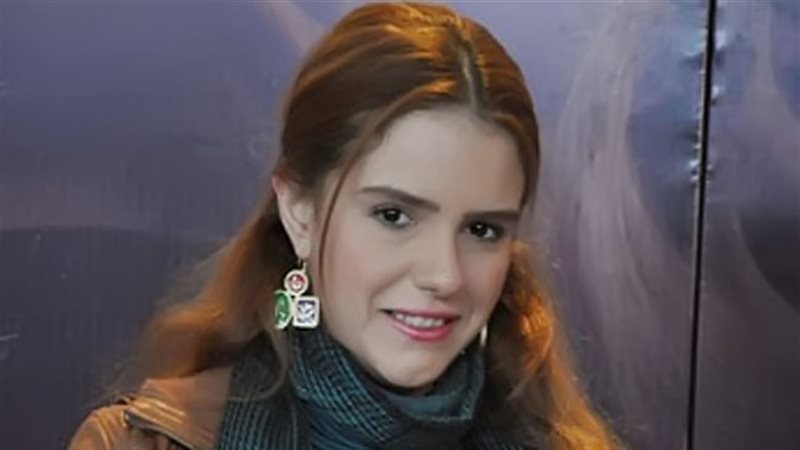 دنيا عبد العزيز