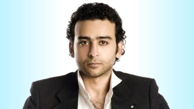 الفنان أحمد عزمي