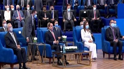  السيسي: تنفيذ برنامج الإصلاح الاقتصادي عبء ضاغط على المجتمع وتقرير التنمية البشرية شهادة نجاح للمصريين