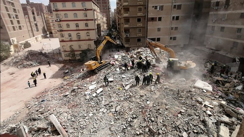 عقار جسر السويس المنهار