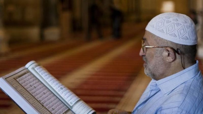 تلاوة القرآن 