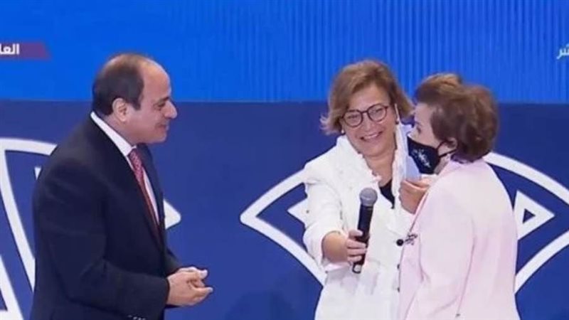 السيسي ووالدة الممثل