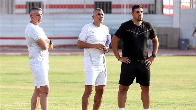  أسامة نبيه يجتمع