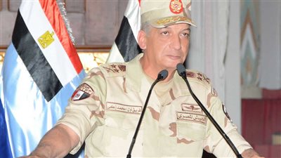 وزير الدفاع يلتقي عددًا من القادة والضباط المعينين لتولي الوظائف القيادية 