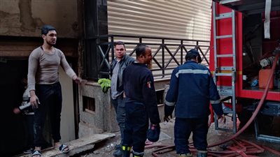 إخماد حريق نشب داخل محل أسماك بحلوان