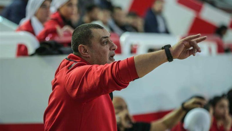 محمد عادل مدرب سيدات