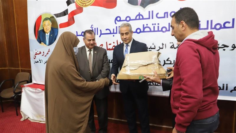 وزير القوي العاملة