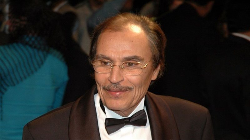 الفنان عزت العلايلي،