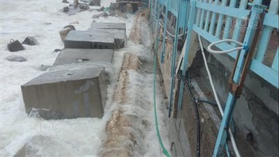 أمطار ورياح تضرب المحافظات.. غلق بوغازي الإسكندرية والدخيلة بسبب الأمواج.. وأكثر من 60 مصابا في حوادث متفرقة