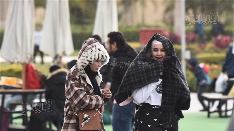 سقوط أمطار خفيفة