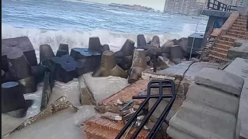 كورنيش البحر بالإسكندرية،