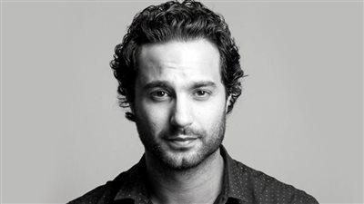أزمة منتصف العمر، كريم فهمي يحتفي بتصدر المسلسل التريند على شاهد