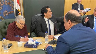 هشام يونس يتقدم بأوراق ترشحه لعضوية مجلس الصحفيين فوق السن 