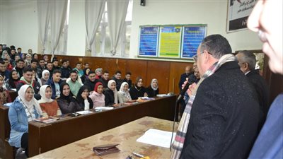 رئيس جامعة الإسكندرية يتفقد انتظام الدراسة 